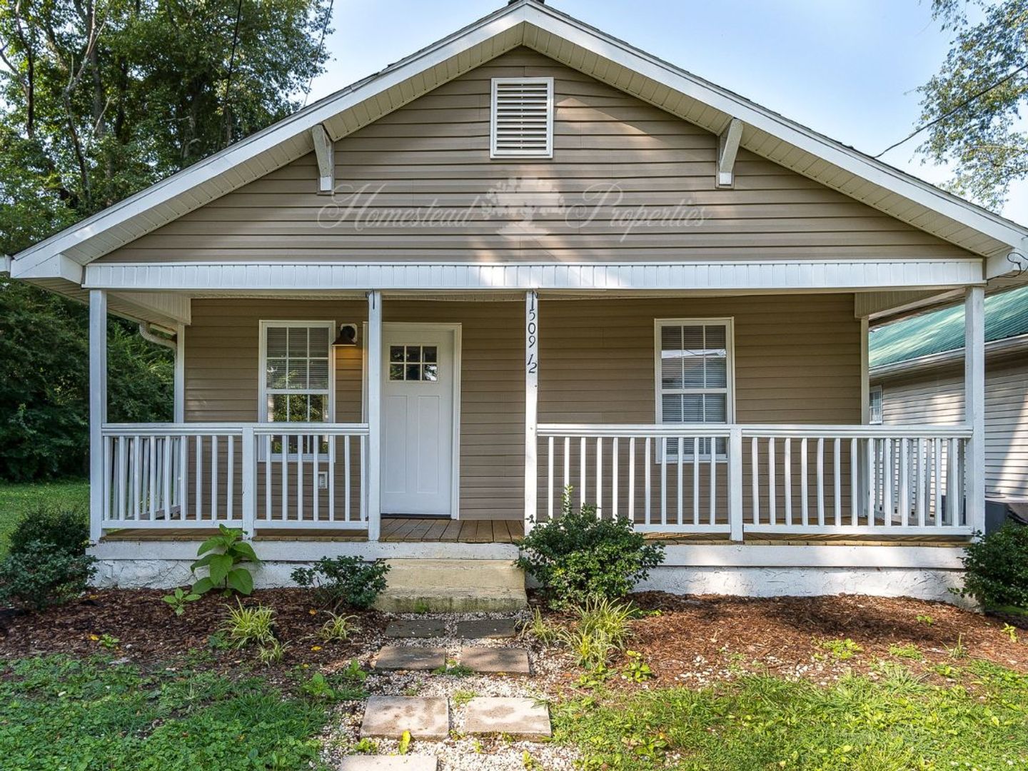 Johnson City House: 509 1/2 Lamont St