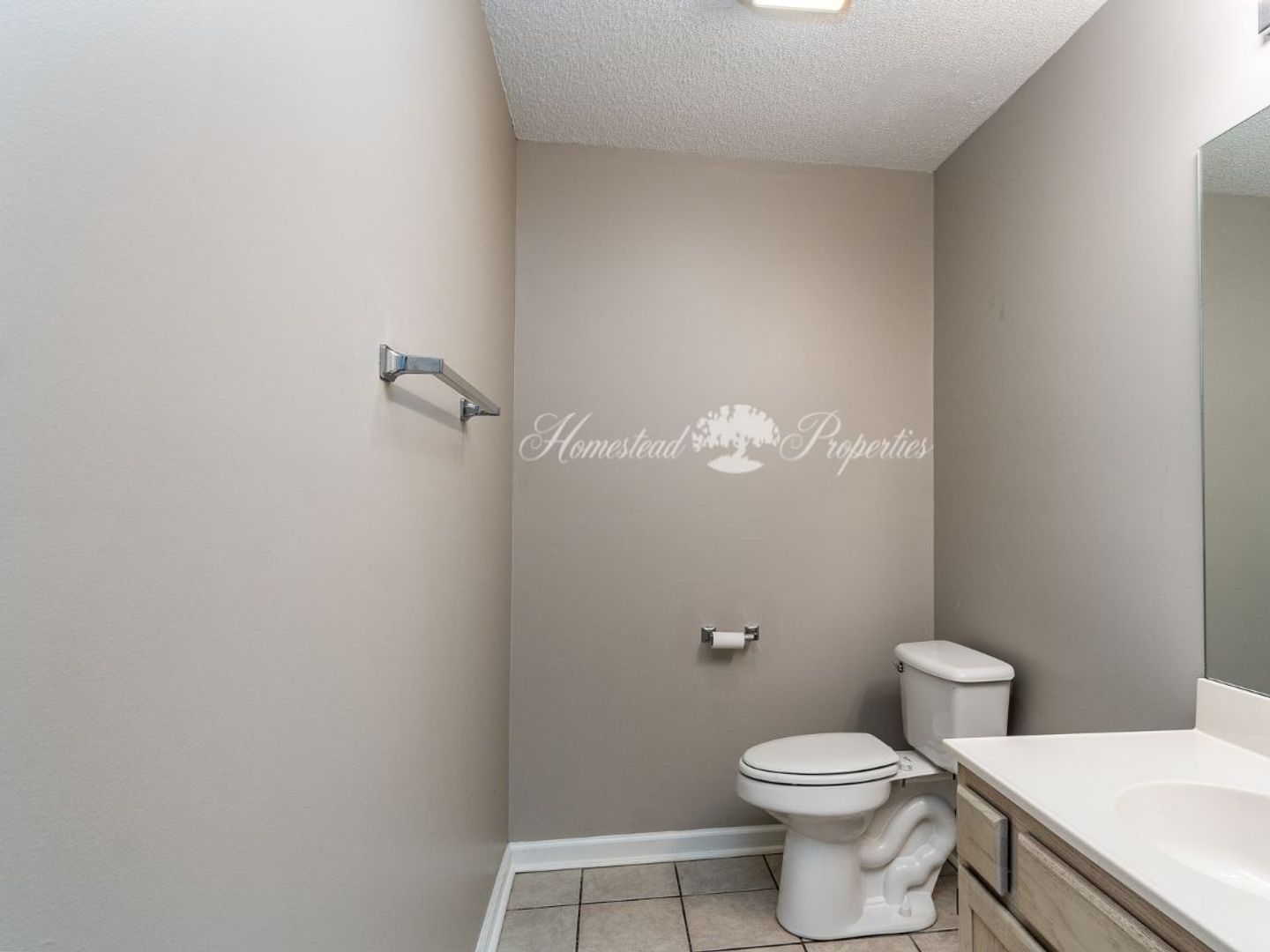 Lakecrest 8 of 12