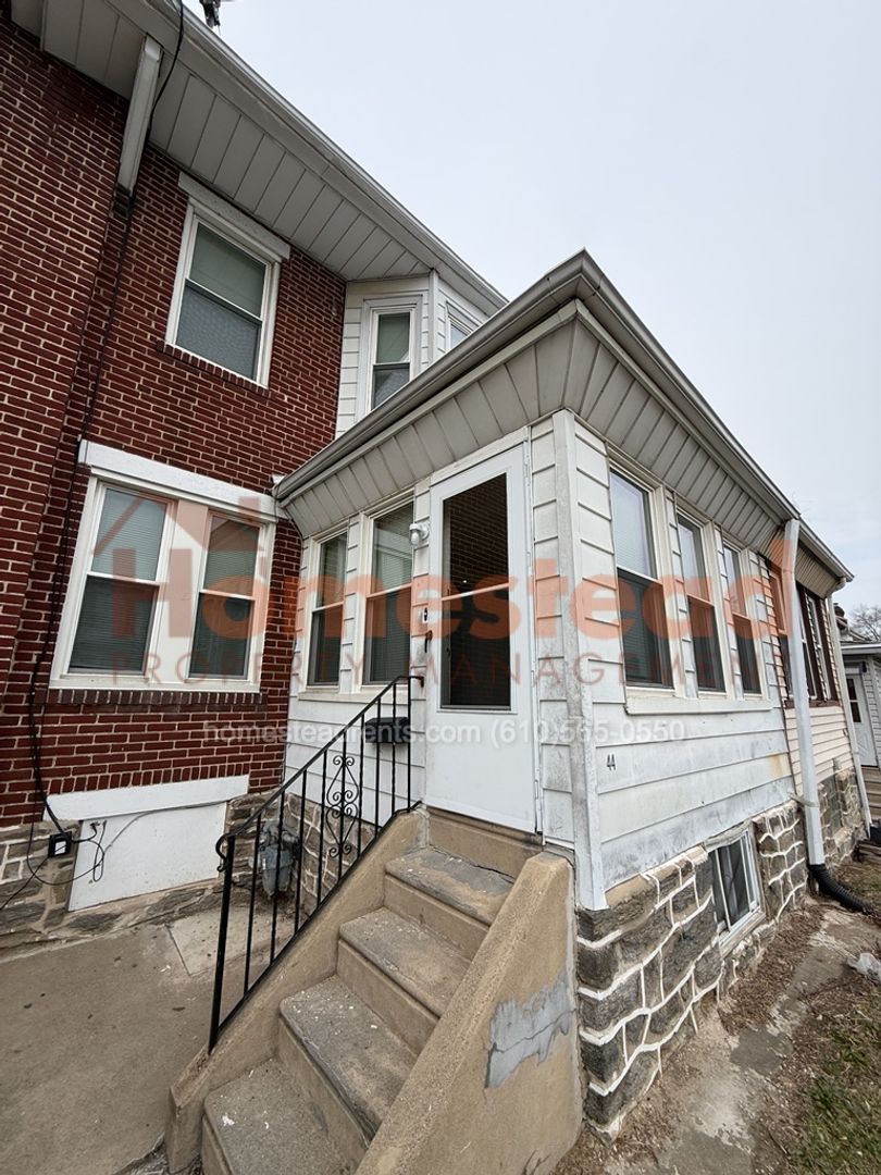 Upper Darby House: 44 Sunshine Rd