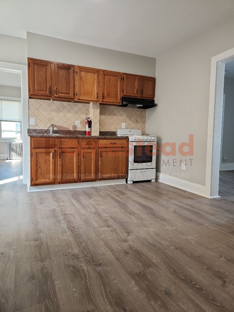 Marcus Hook Apartment: 900 Market St
