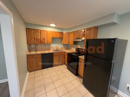 3 BEDROOM HOME FOR RENT!