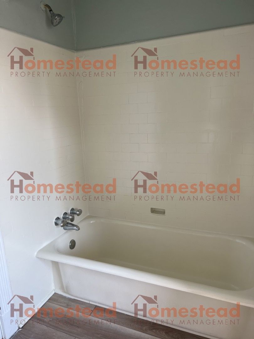 Upper Darby Apartment: 207 Long Ln