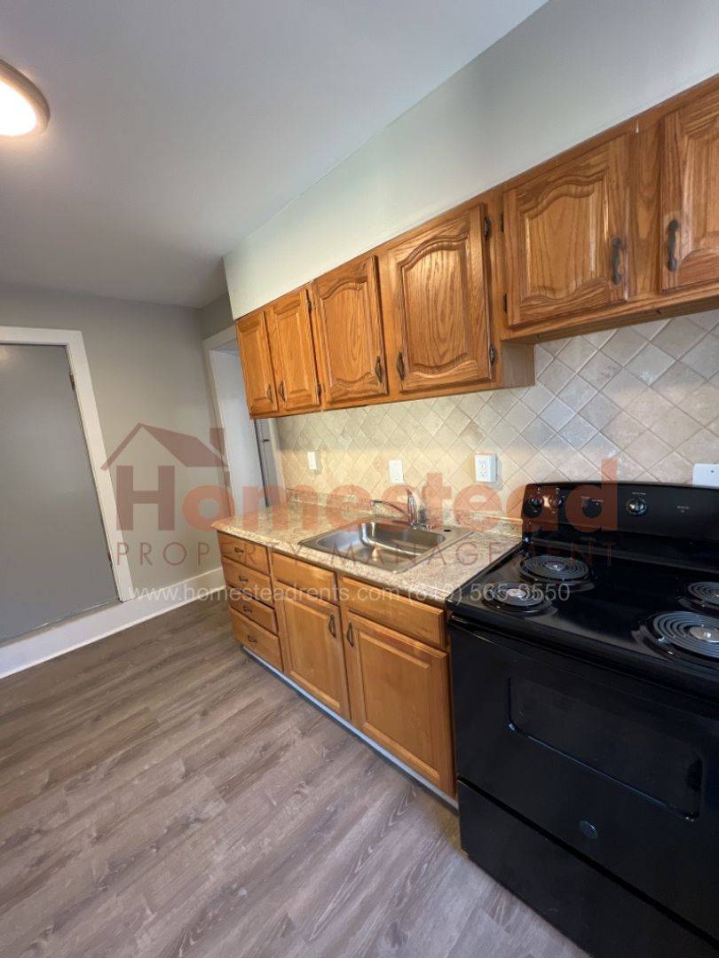 Marcus Hook Apartment: 900 Market St