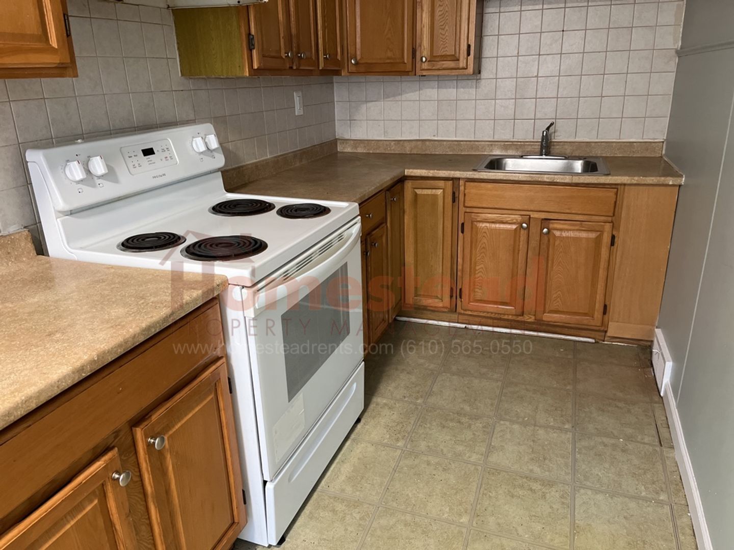 Collingdale House: 1027 Minden Ln