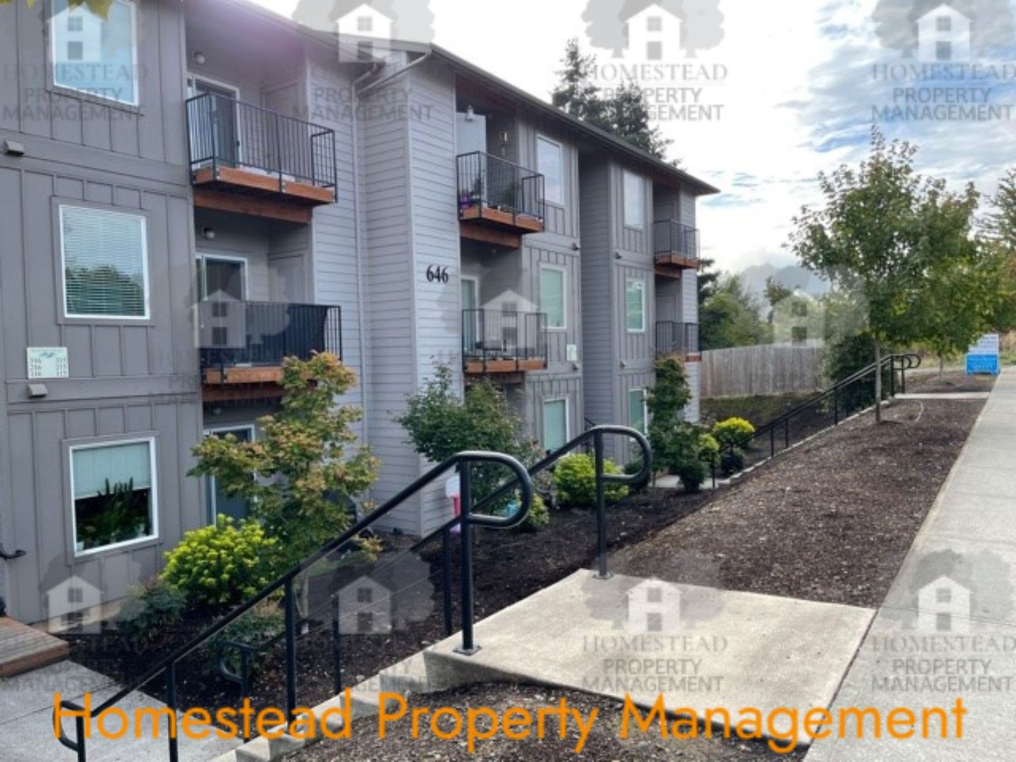 Salem Apartment: 640-648 River Valley Dr. NW