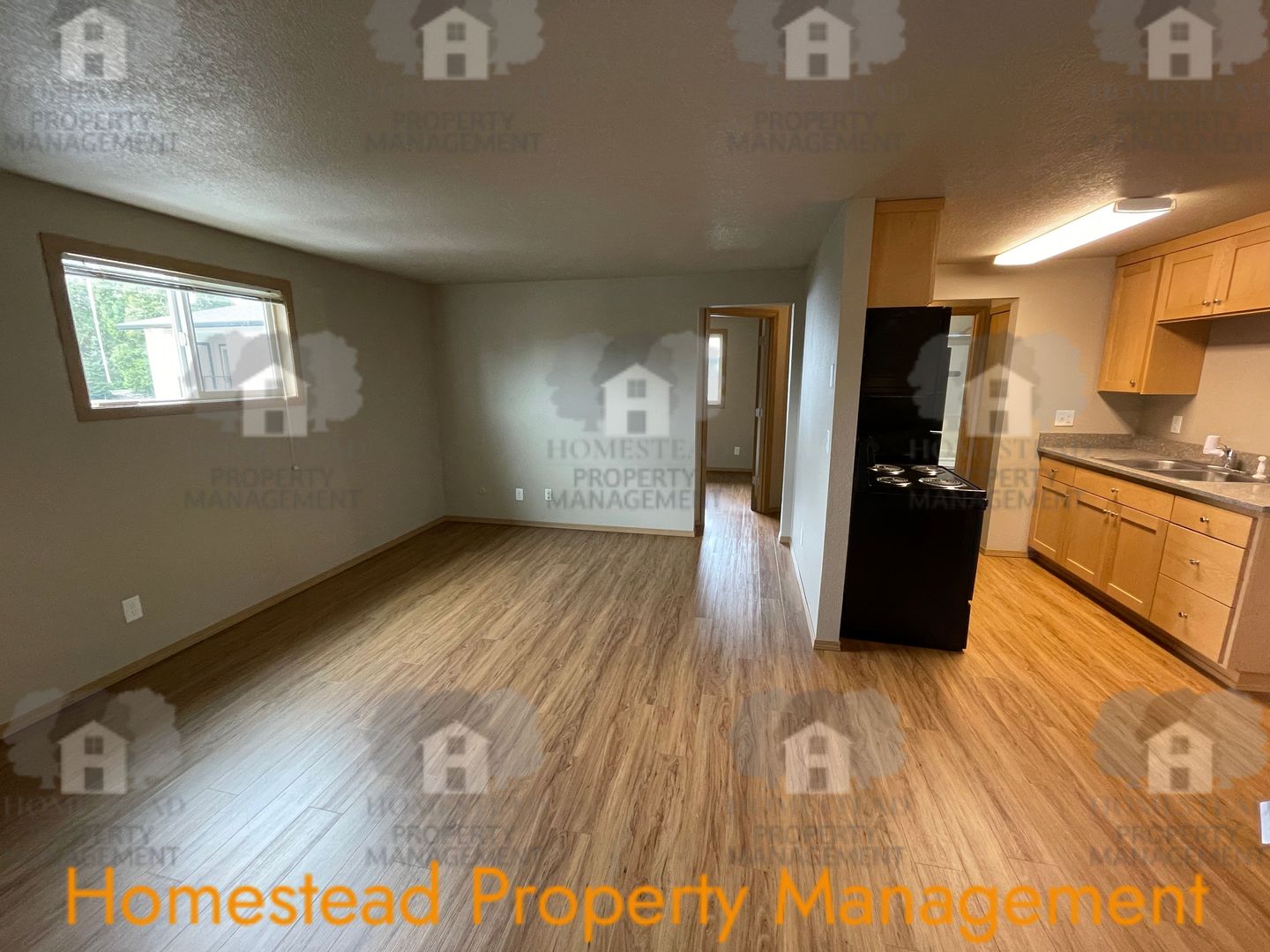 Monmouth Apartment: 475 W Jackson St