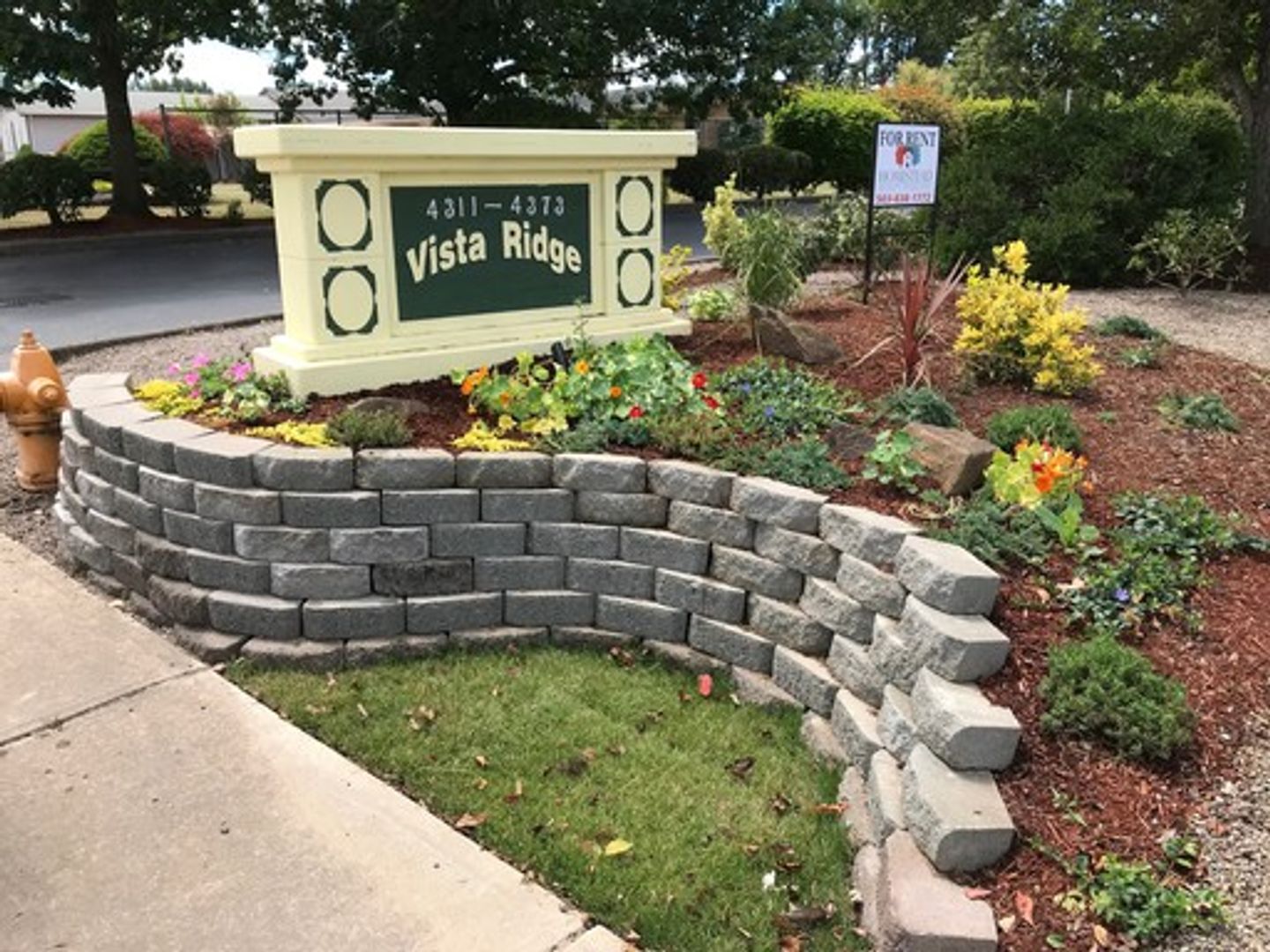 Independence Apartment: 4311-4373 Independence Hwy