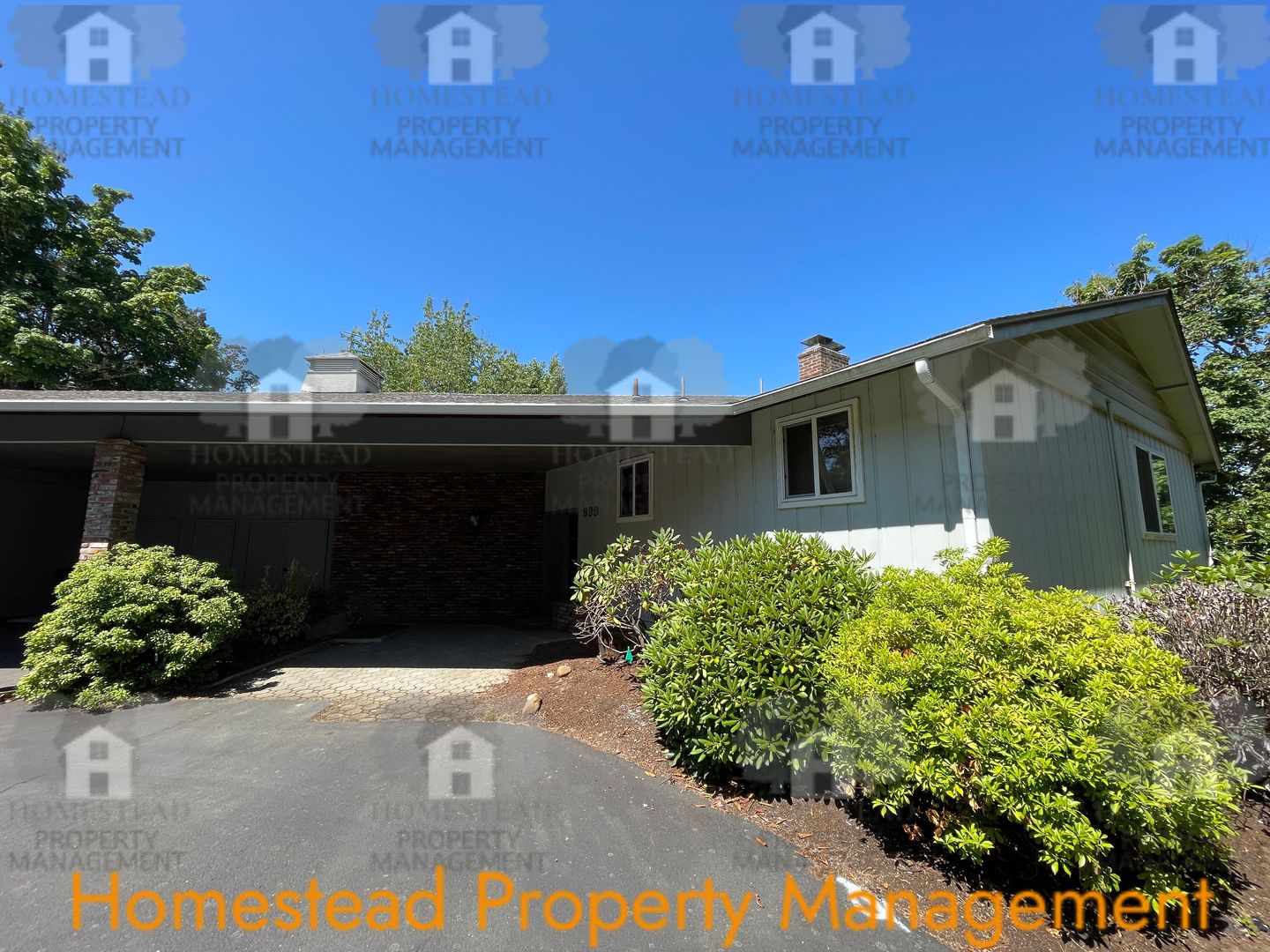 Dallas House: 999 SW Hunter St