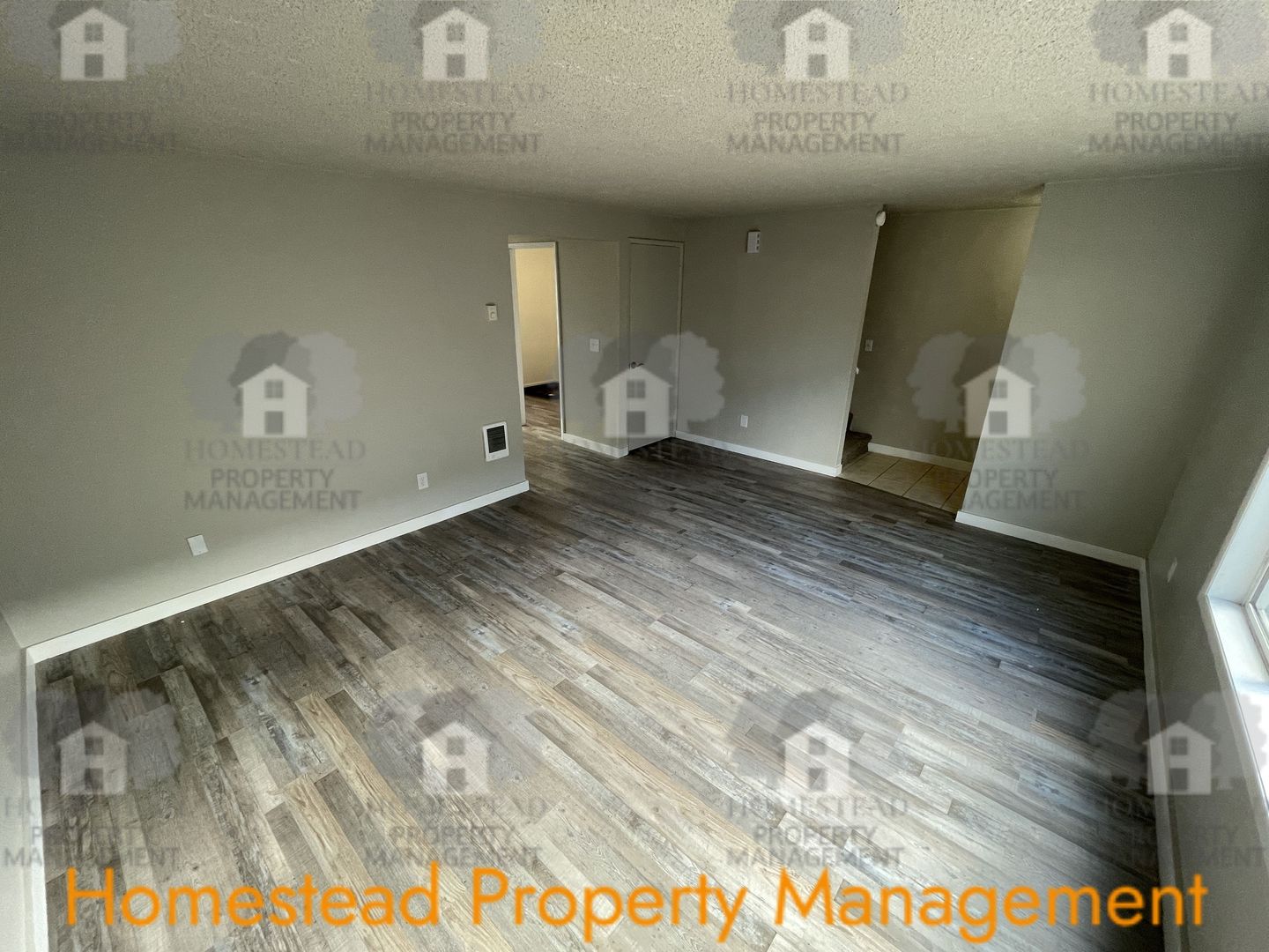 Dallas Apartment: 316 SE Davis St