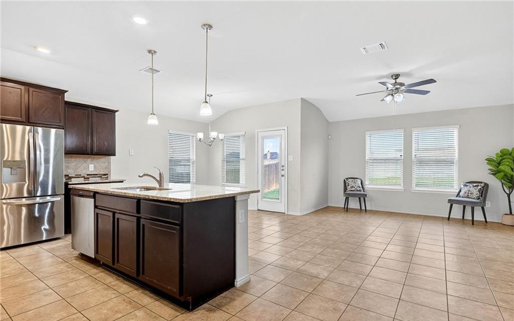2608 Cortona St 2 of 12