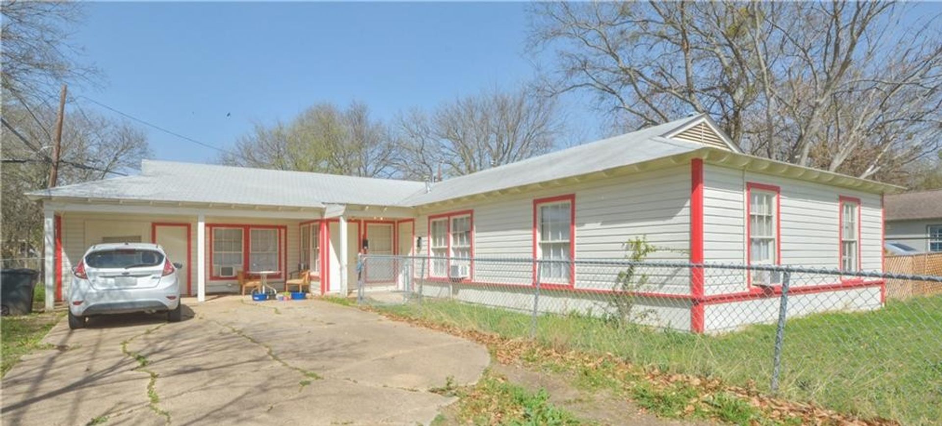 Killeen Apartment: 1505 (1-2) Alamo Ave