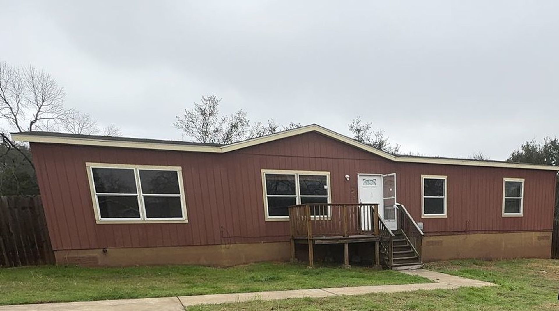 Belton Apartment: 112 Calvary Dr