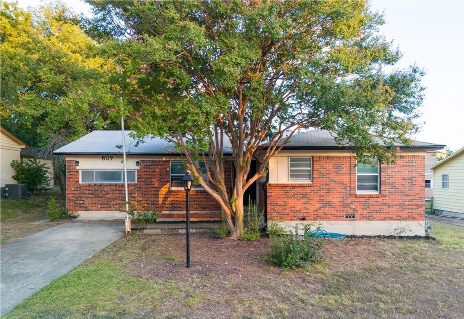 Copperas Cove House: 809 Shady Ln