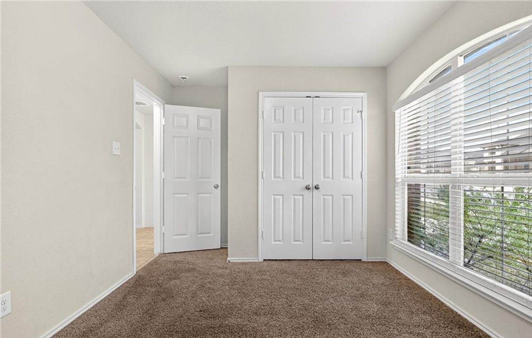2608 Cortona St 6 of 12