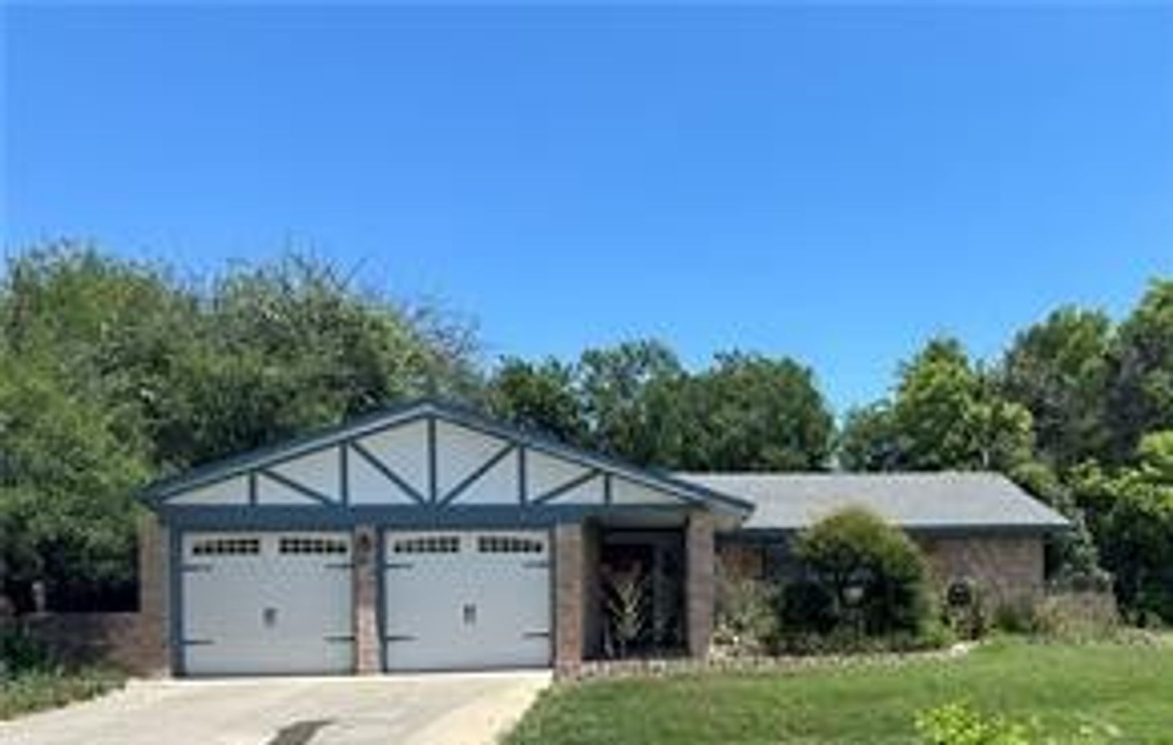 Killeen House: 415 Orchid Dr
