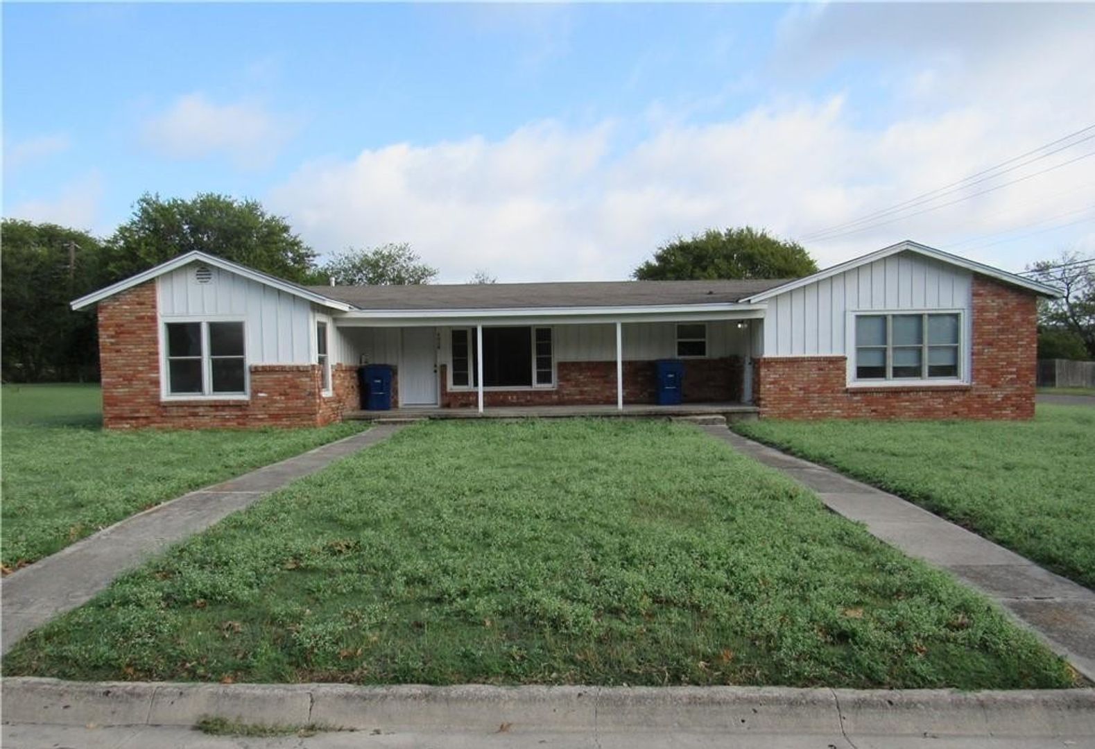 Copperas Cove Apartment: 402 Hill St