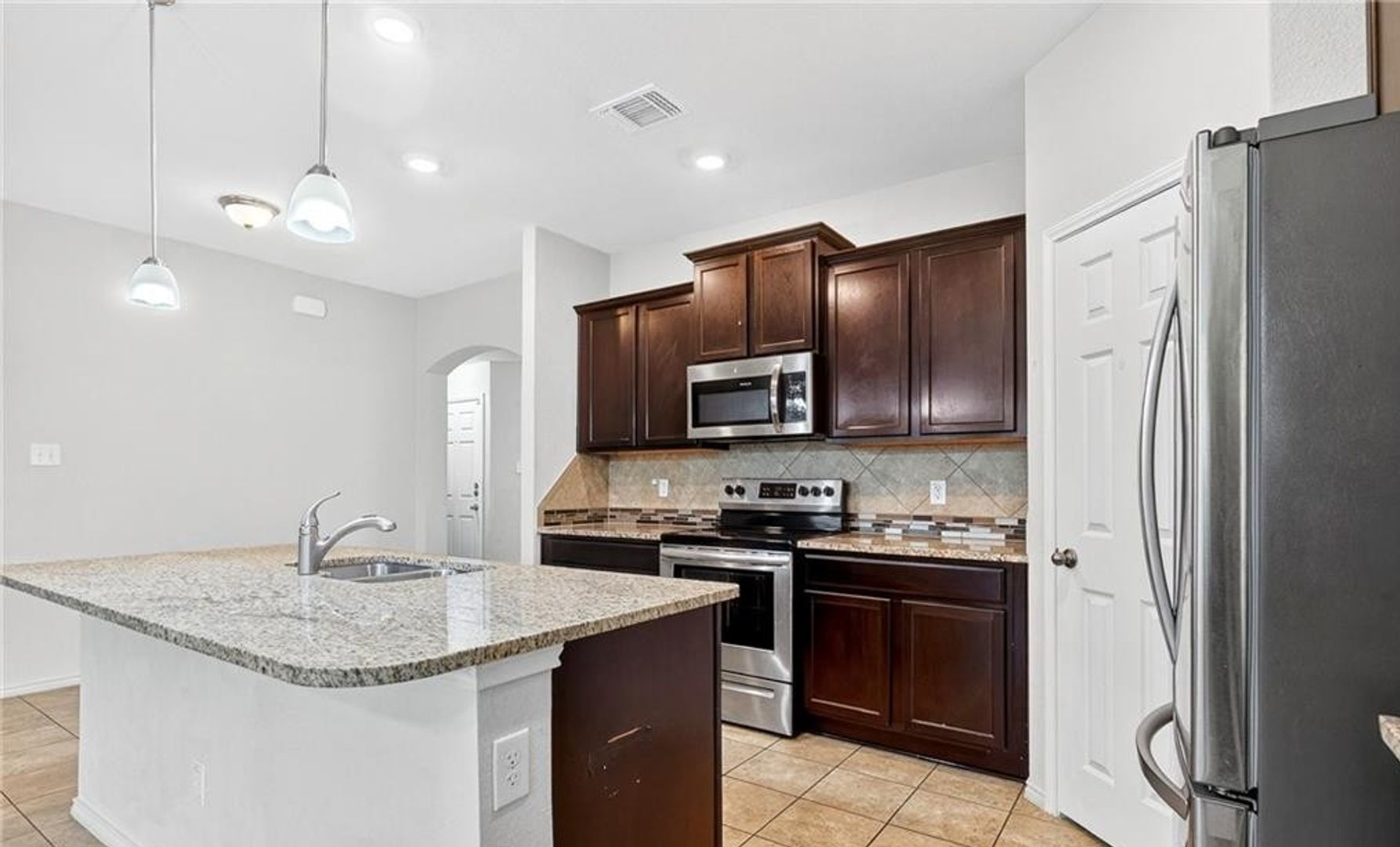2608 Cortona St 3 of 12