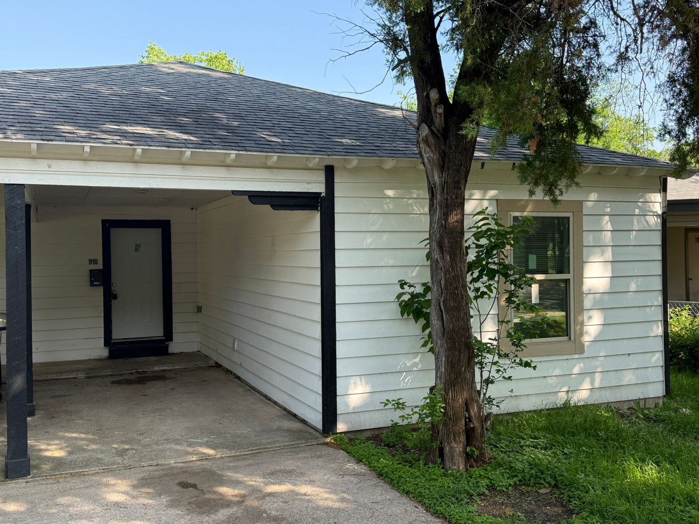 Killeen Apartment: 908-910 Wells St
