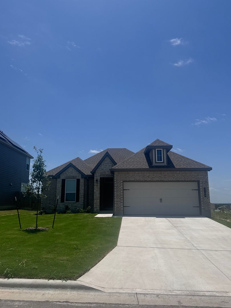 Belton House: 5109 Pollack Ln