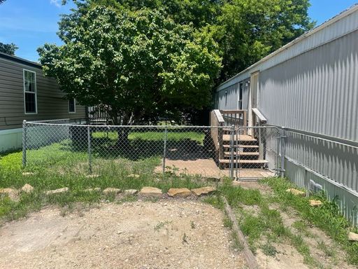 3-bedroom 2-bathroom located in Big Oaks Estates! HALF OFF FIRST MONTHS RENT! – photo 1