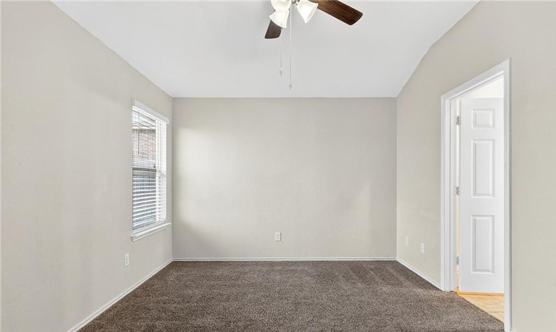 2608 Cortona St 9 of 12