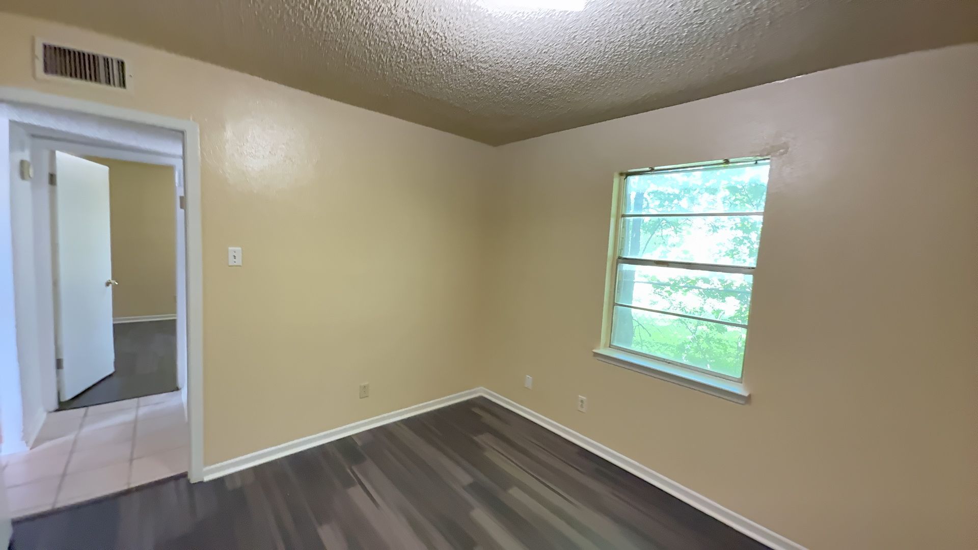 Killeen Apartment: 1202 N College St