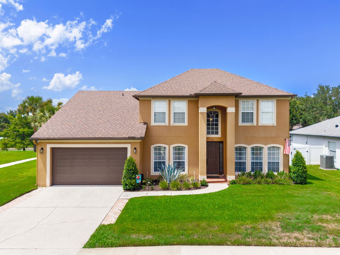 Winter Garden House: 353 Lake Amberleigh Drive