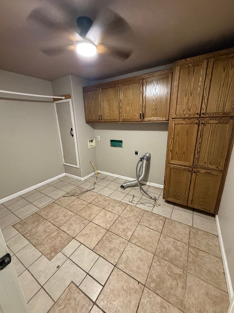 3628 Carpenter 5 of 8