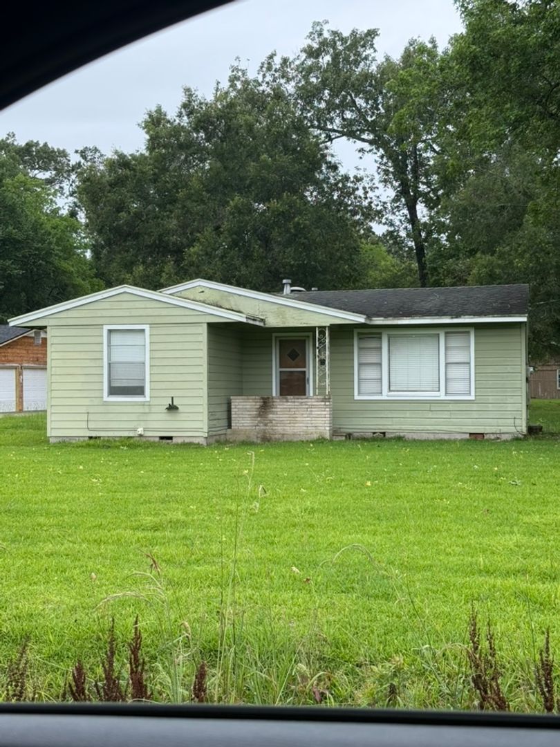Orange House: 3441 Little Cypress Dr.