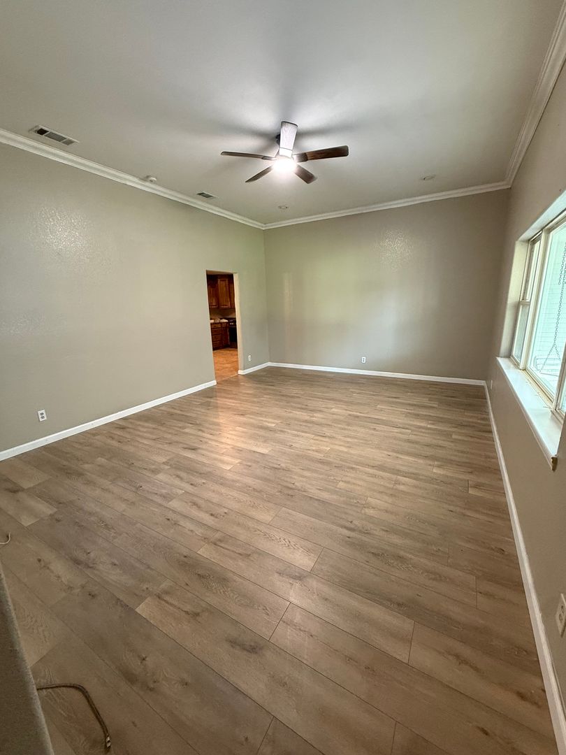 3628 Carpenter 6 of 8