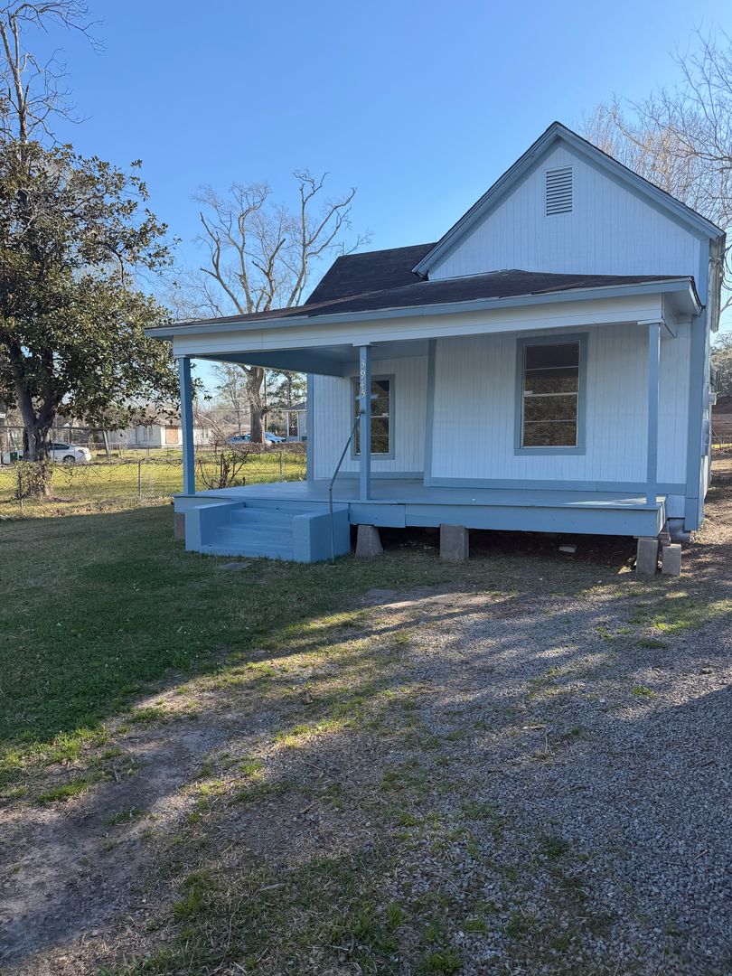 Beaumont House: 3945 Brandon