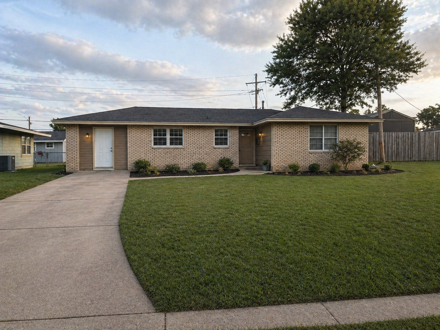 Beaumont House: 5340 Bettes Lane