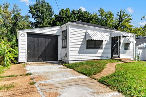 Your new home is waiting at 426 Plaza Ave! – photo 1