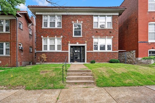 3107 Osceola St 1E - Charming First-Floor 2-Bedroom Apartment in South St. Louis – photo 1