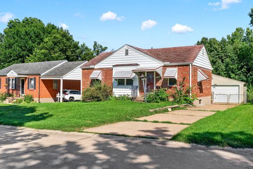Your new home is waiting at 9826 Ravensbrook Dr! – photo 1