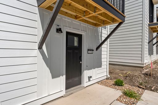 Waterfront living in the heart of New Town!!