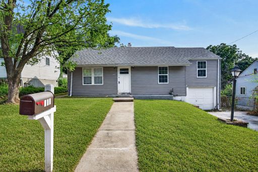 Spacious 3-Bedroom Home with Updated Interior & Plenty of Room to Enjoy! - 452 Bluff Drive – photo 1