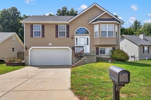 Welcome Home to Waters Edge – Spacious 4-Bedroom in Pevely