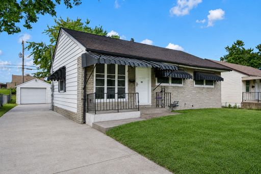 161 Cameron Rd - Charming 3-Bedroom Home with Spacious Backyard – photo 1