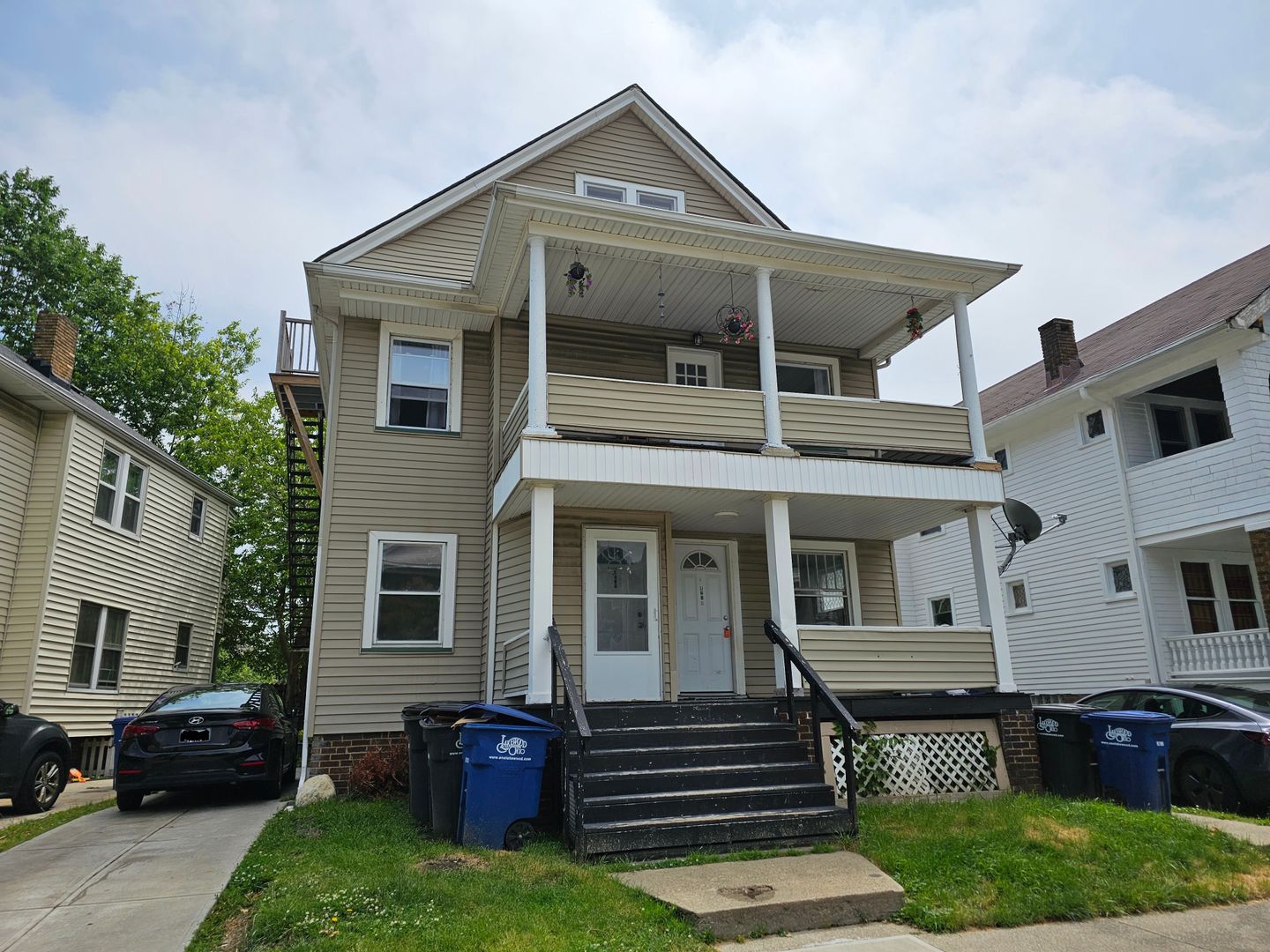 Lakewood Apartment: 1279-81 Idlewood Avenue