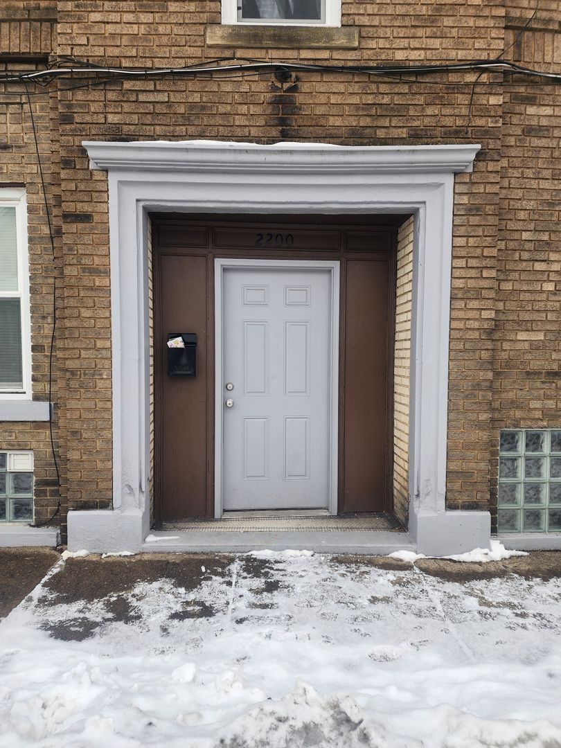 Cleveland Apartment: 2073 Broadview Road/2200 Roanoke