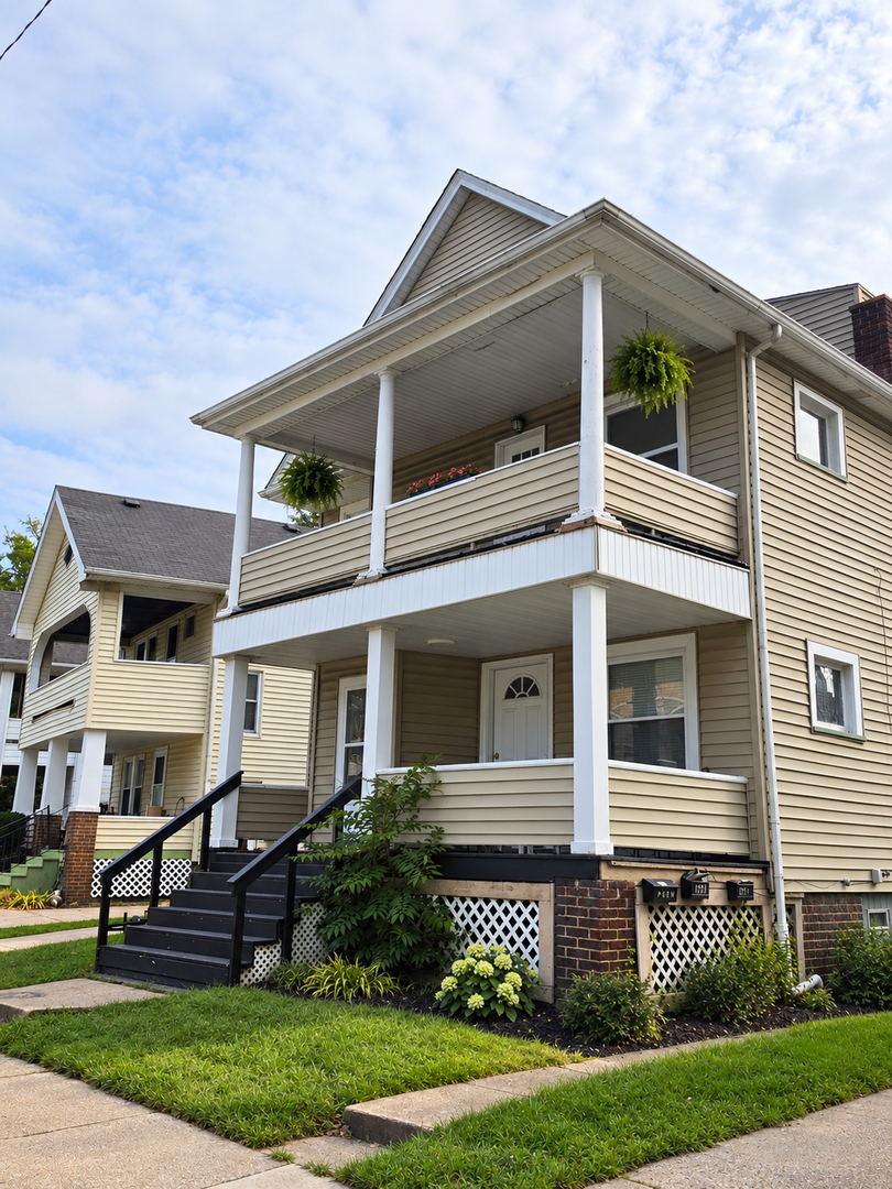 Lakewood Apartment: 1279-81 Idlewood Avenue