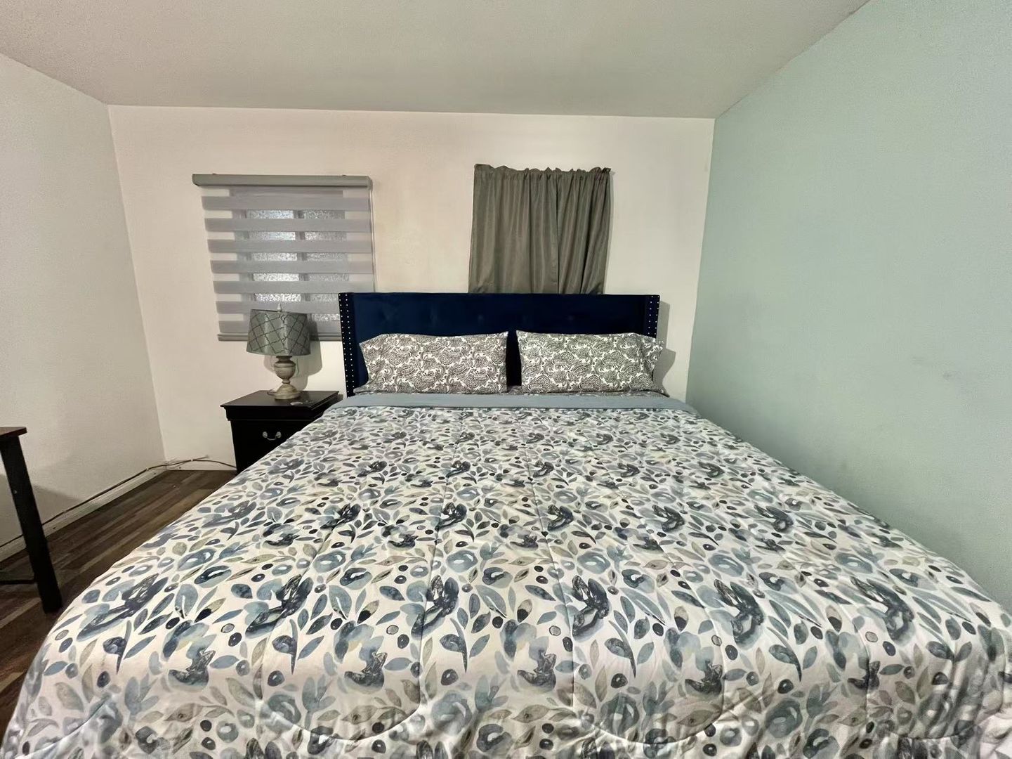 Los Angeles House: 7033 7th Avenue #1