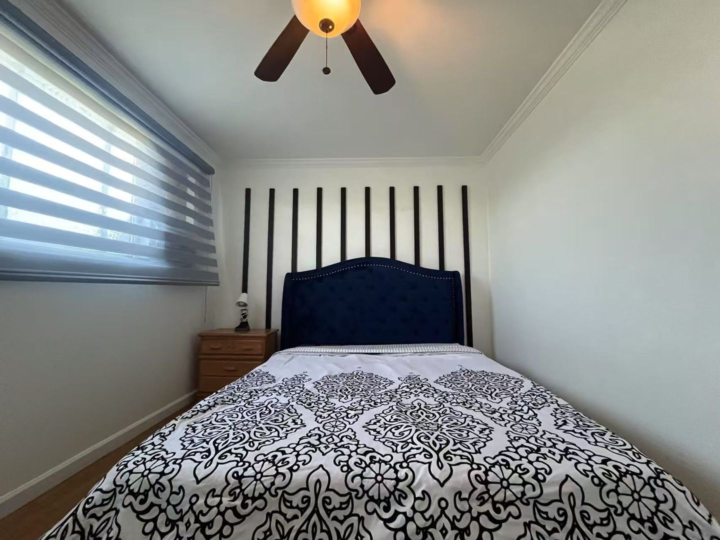 Los Angles House: 7033 7th Ave Room #3