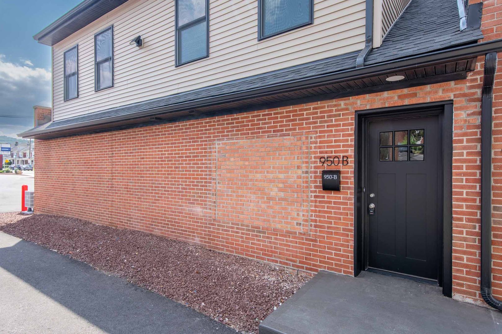 Fountain Hill Apartment: 950 Broadway