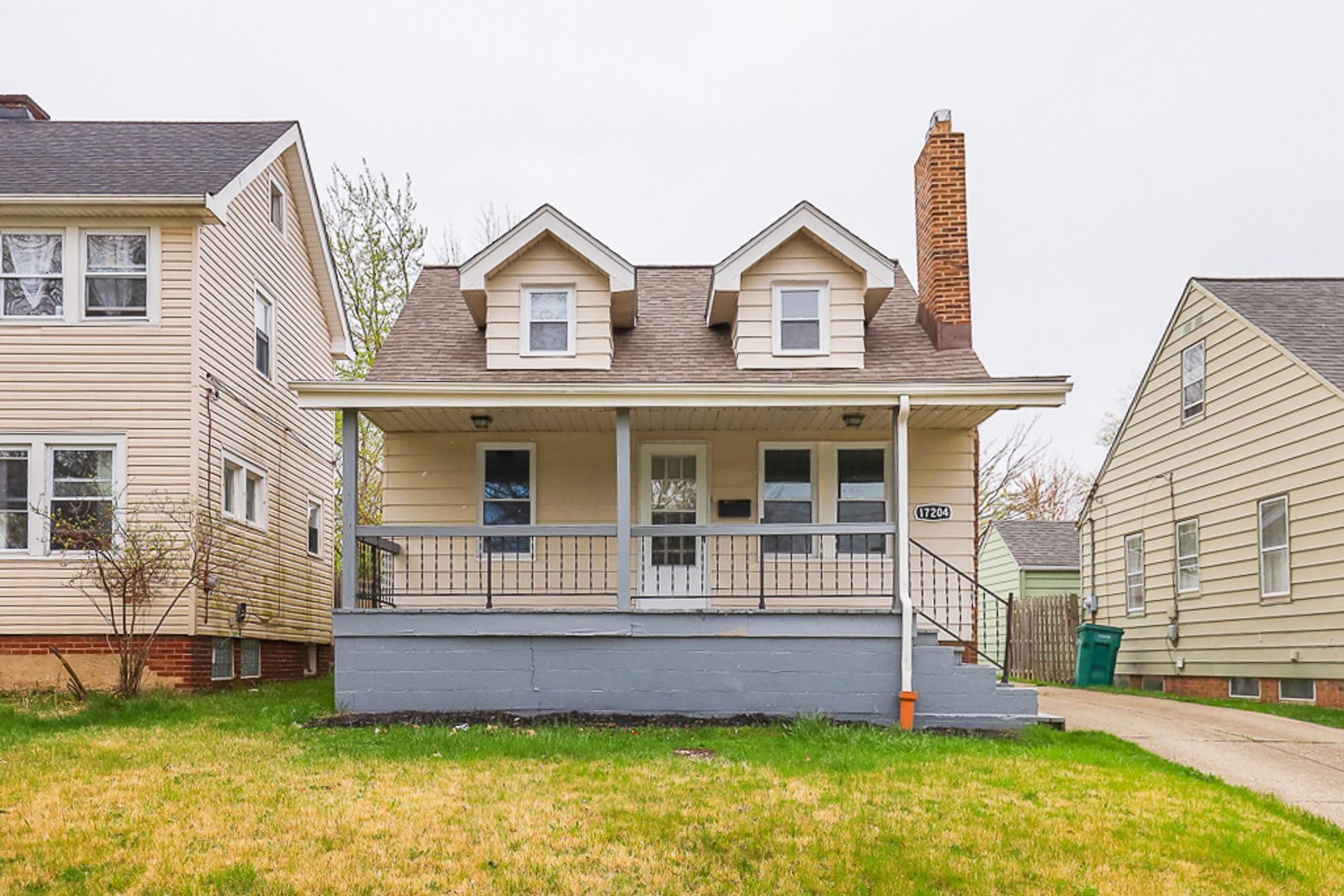 MAPLE HEIGHTS House: 17204 MAPLEBORO AVE