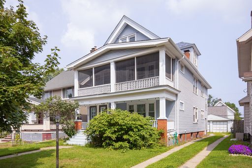 Lakewood 2 bedroom upstairs apartment! – photo 1