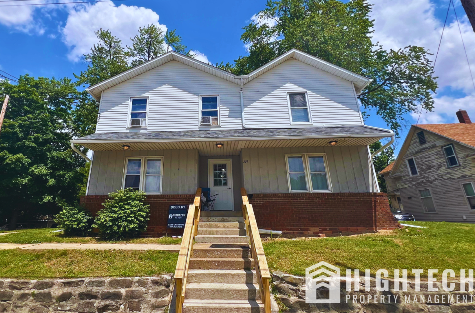 Clyde Apartment: 219 E McPherson Hwy