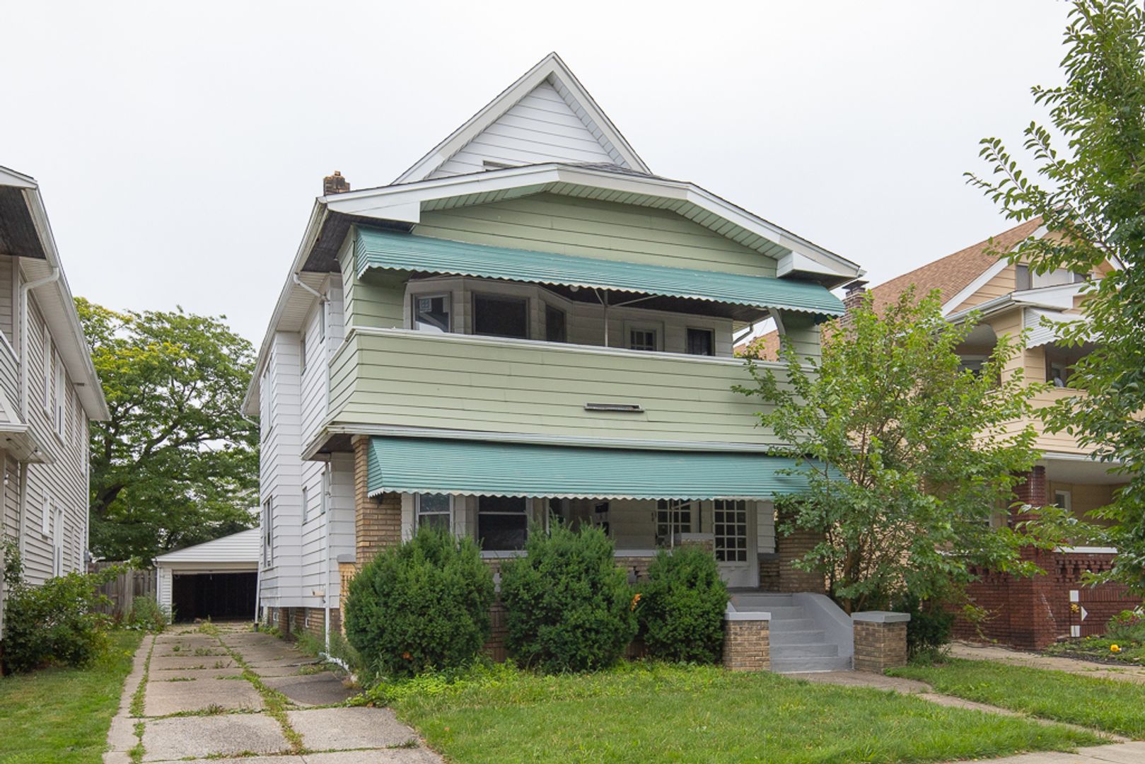 LAKEWOOD Apartment: 2119 LEWIS DR