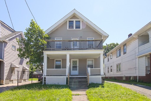 3 Bedroom Downstairs unit! recently updated! – photo 1